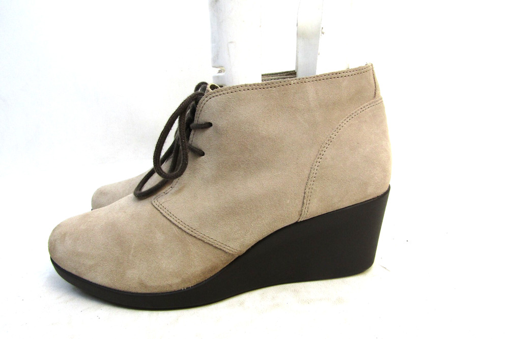 Crocs Womens Size 9 W Beige Suede Lace Up Wedge Ankle Fashion Boots
